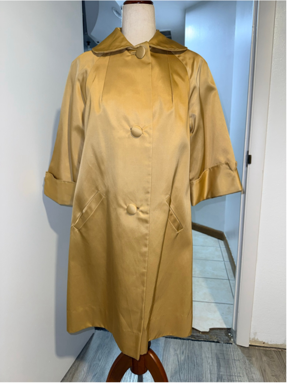 Vintage 60s Edmunds of Denver Harvest Gold Satin Opera Coat Swing 3/4 Cuff Sleev